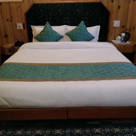 Hotel Yak Manali  Bagian luar foto