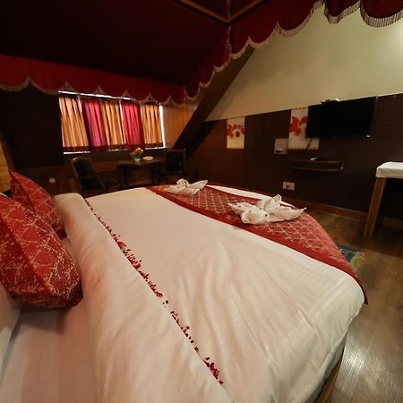 Hotel Yak Manali  Bagian luar foto