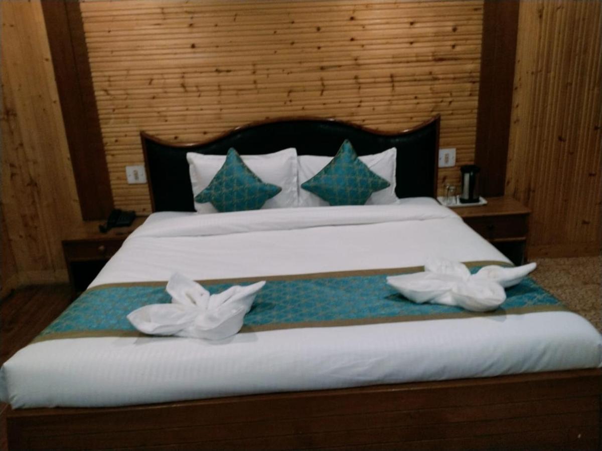 Hotel Yak Manali  Bagian luar foto