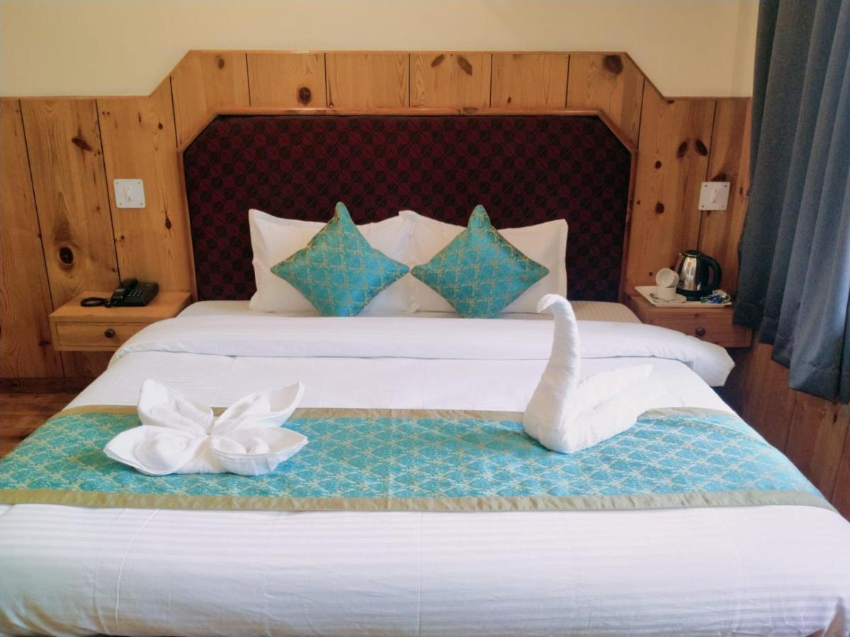Hotel Yak Manali  Bagian luar foto