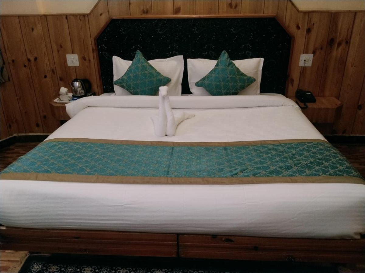 Hotel Yak Manali  Bagian luar foto