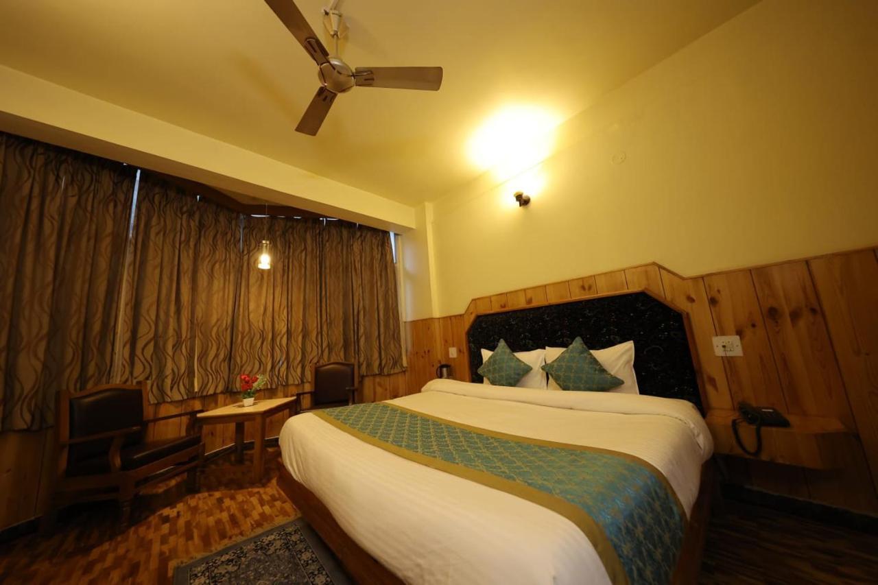 Hotel Yak Manali  Bagian luar foto