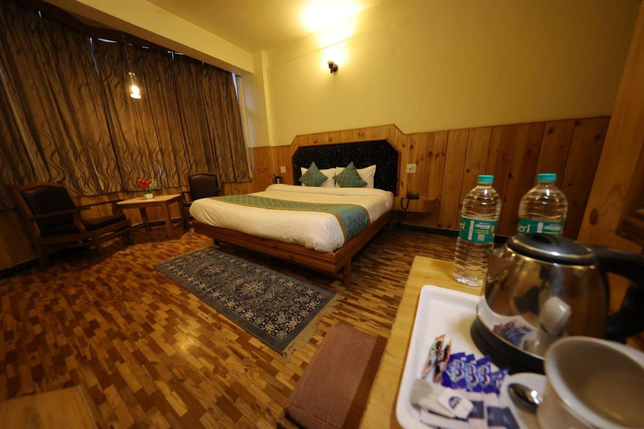 Hotel Yak Manali  Bagian luar foto