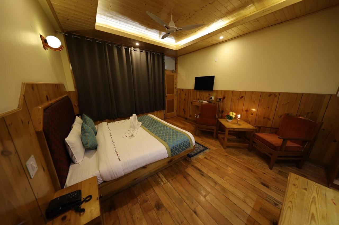 Hotel Yak Manali  Bagian luar foto