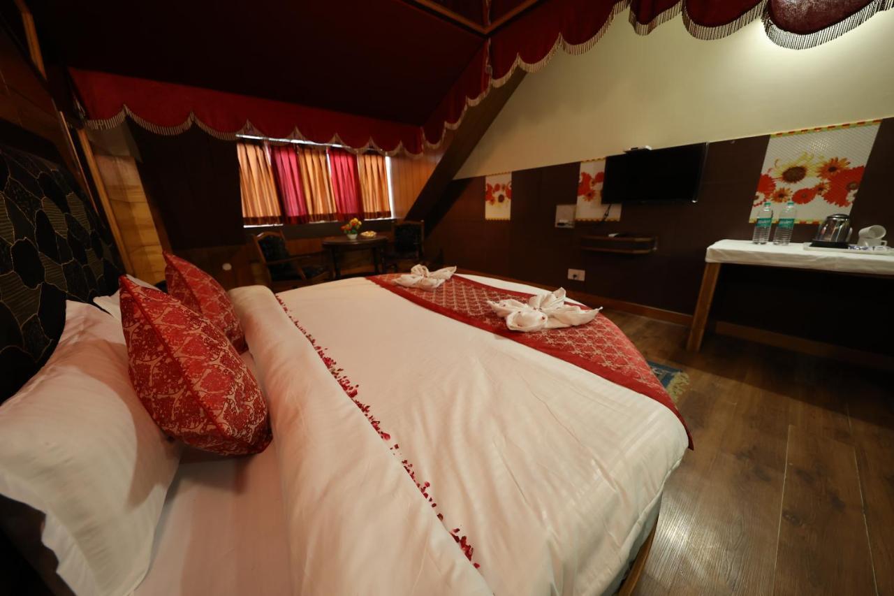 Hotel Yak Manali  Bagian luar foto