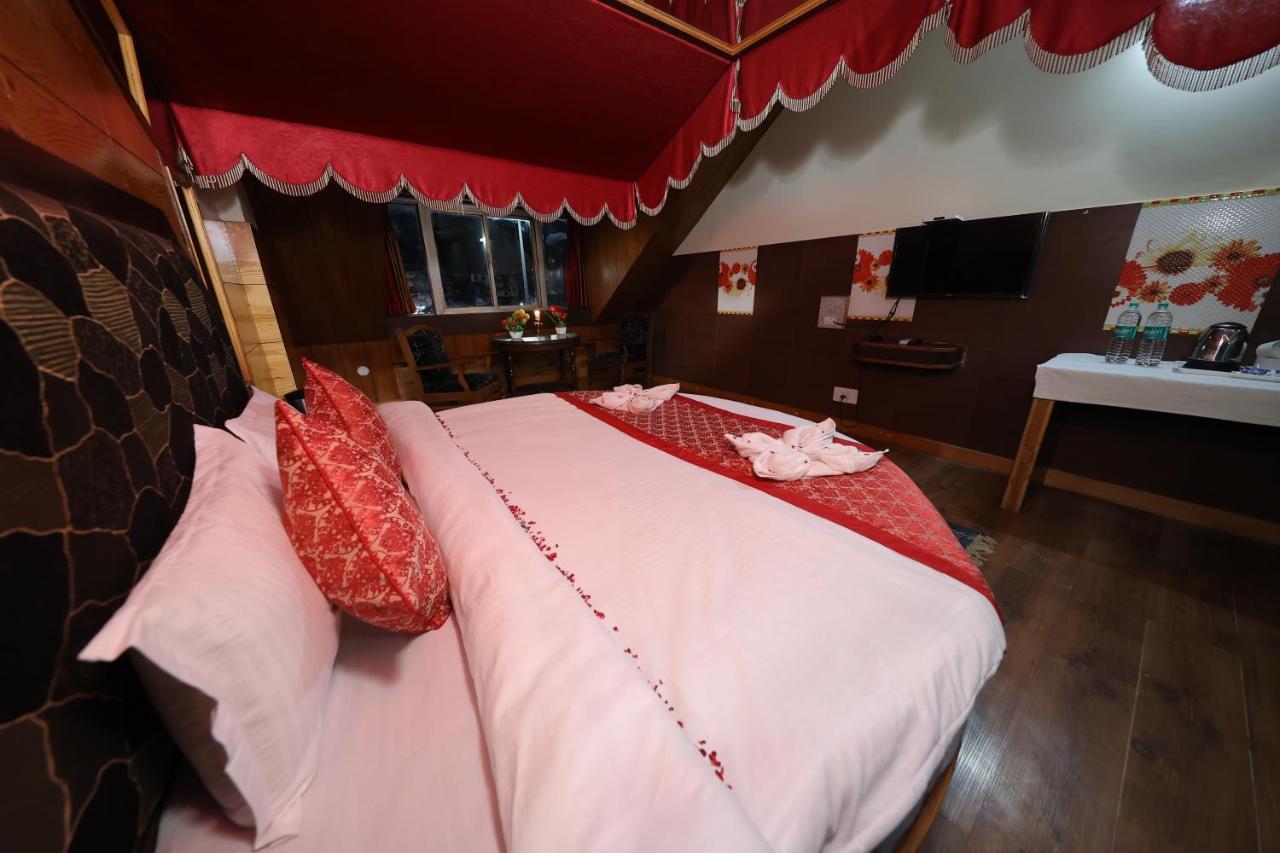 Hotel Yak Manali  Bagian luar foto