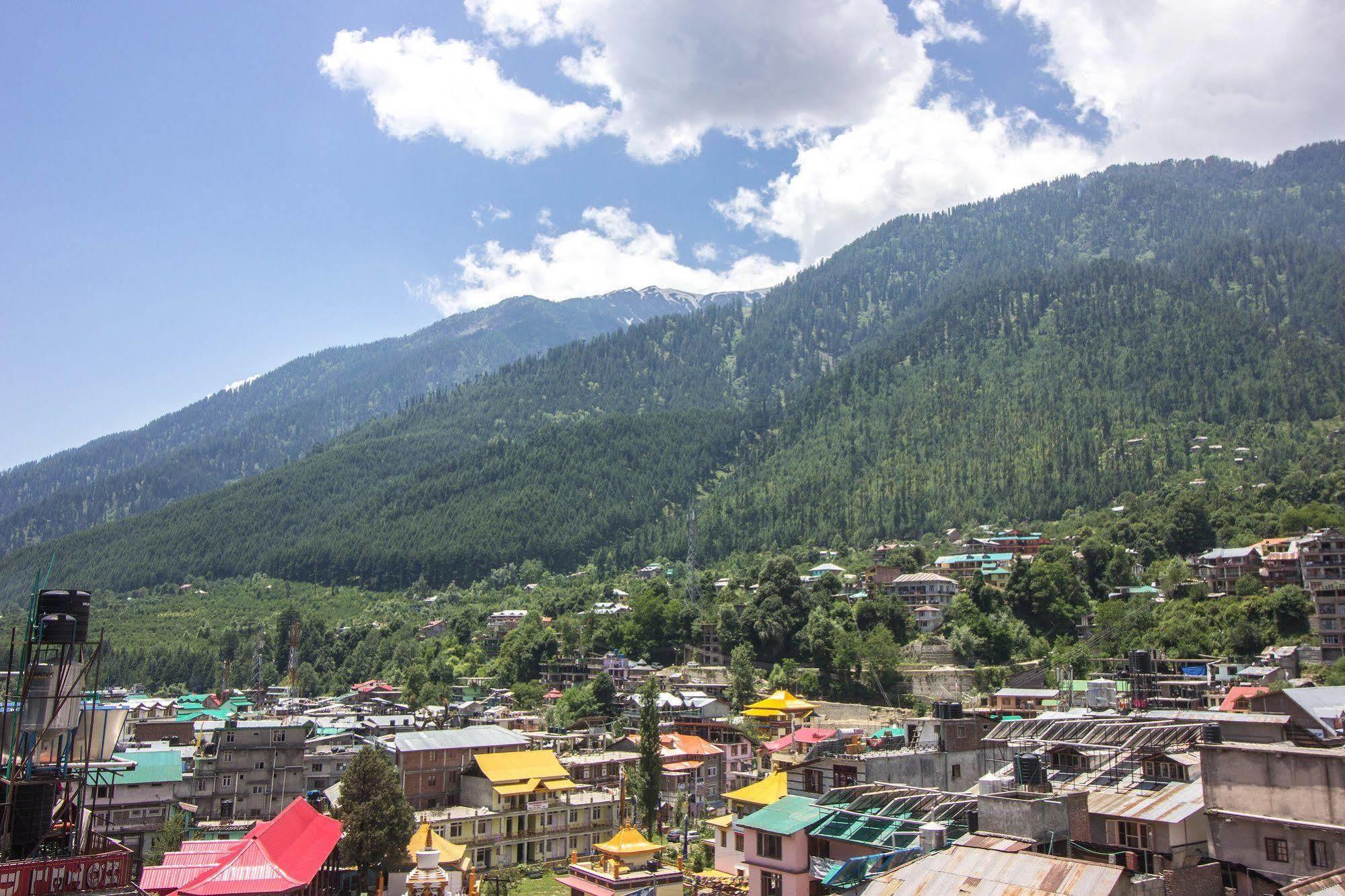 Hotel Yak Manali  Bagian luar foto